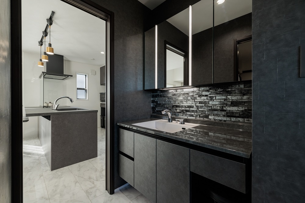 開放的な吹抜けのあるアーバンデザイン住宅