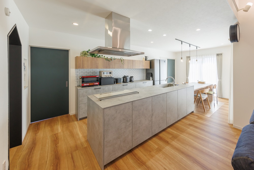 オーダーメイドキッチンのある平屋