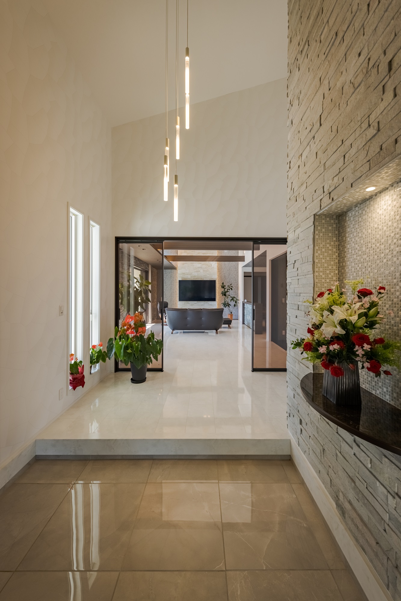 非日常を味わう平屋本物志向の大人の住まい