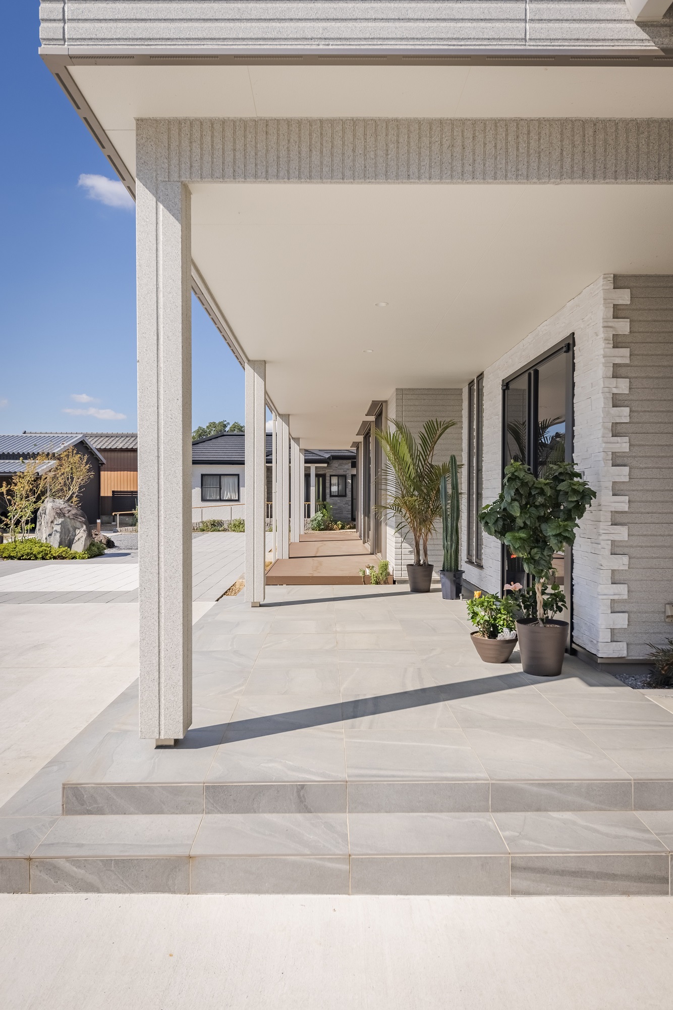 非日常を味わう平屋本物志向の大人の住まい