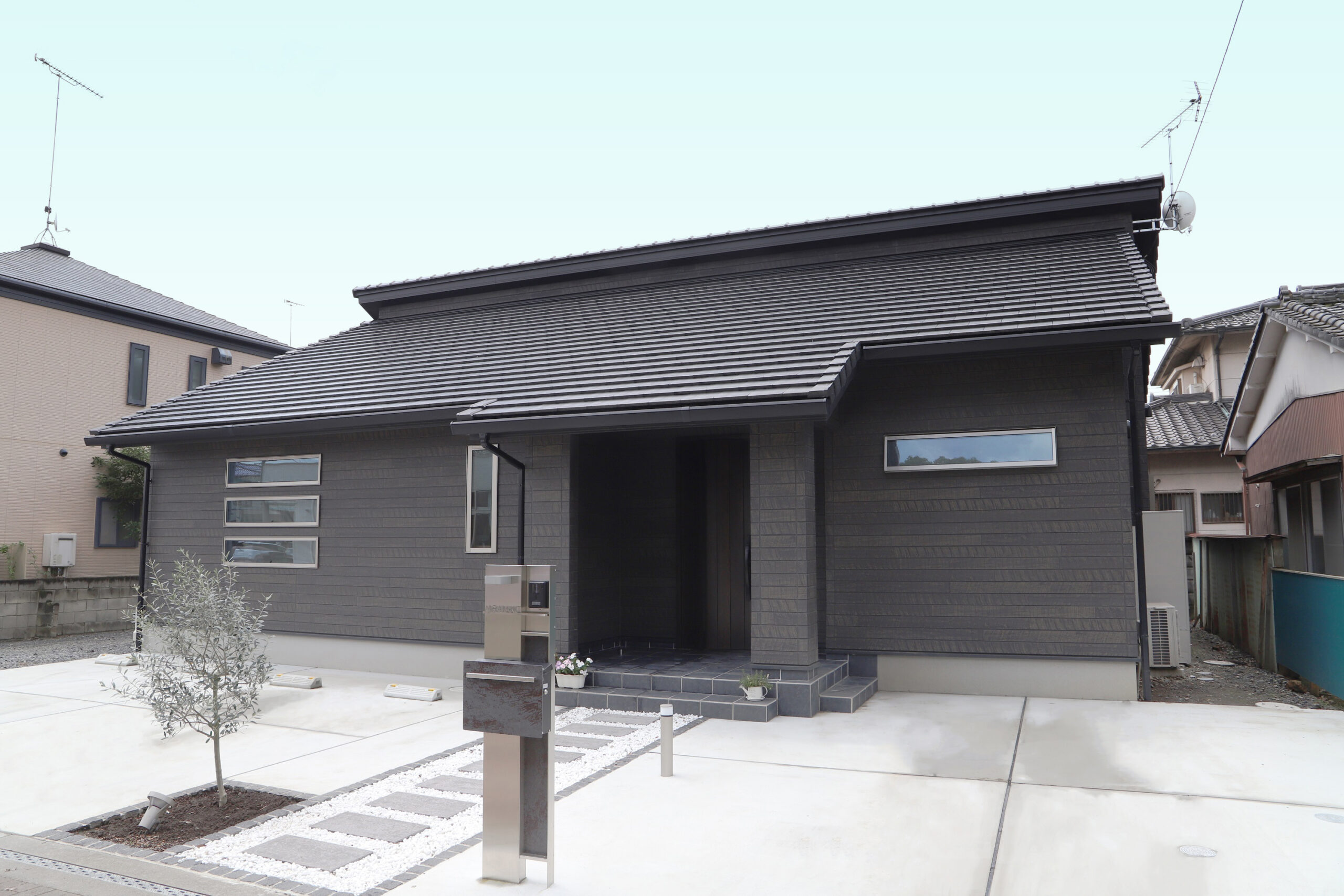 家族と愛犬が楽しく暮らす<br>広々ウッドデッキのある平屋