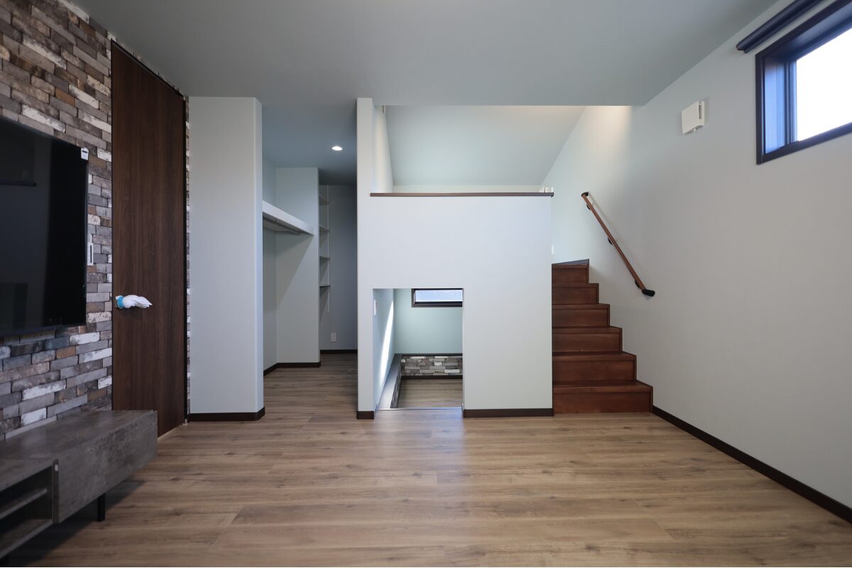 秘密基地のような半地下とスキップフロア