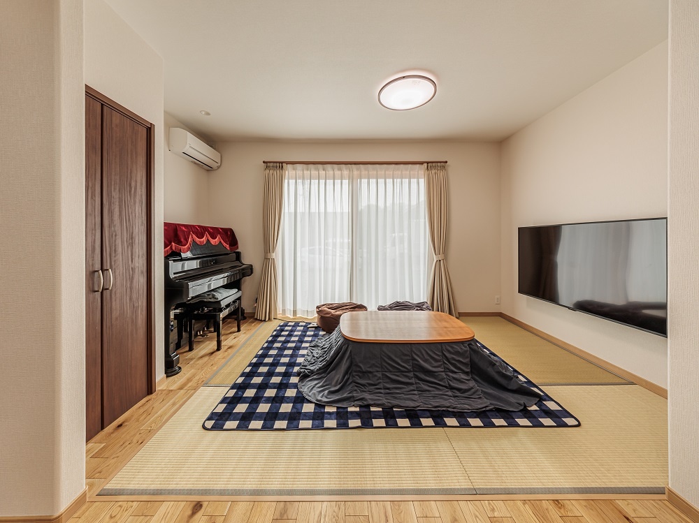 大地に堂々と佇む和モダンな二世帯住宅