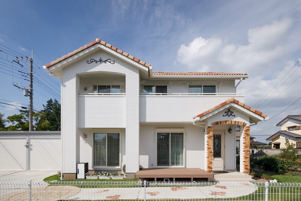 【施工事例】ホワイト×ピンクで華やかに大人かわいい家