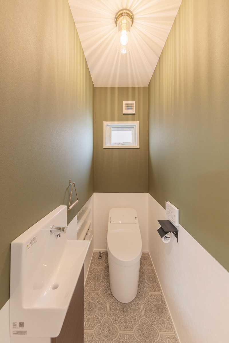 あおぞら覗く吹抜けボタニカライクな暮らし