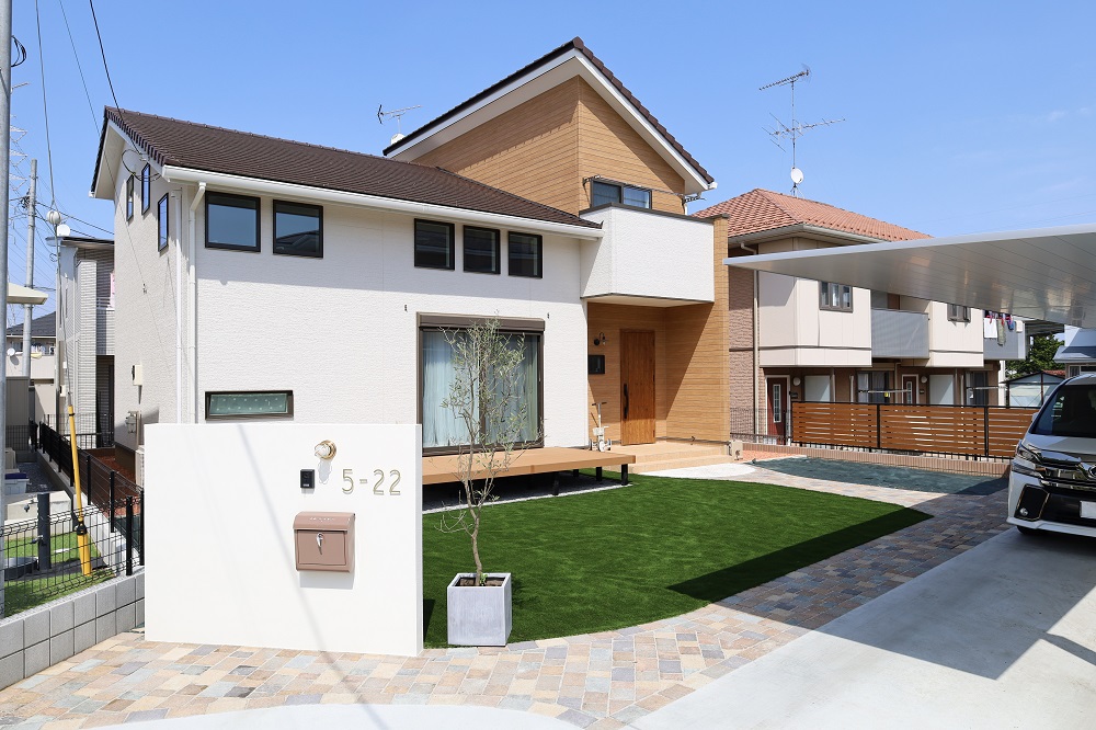 見せない工夫が魅せる<br>シンプルナチュラルな家