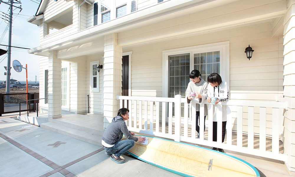 ノースアメリカン調の清々しい外観<br>対応力の高さが決め手