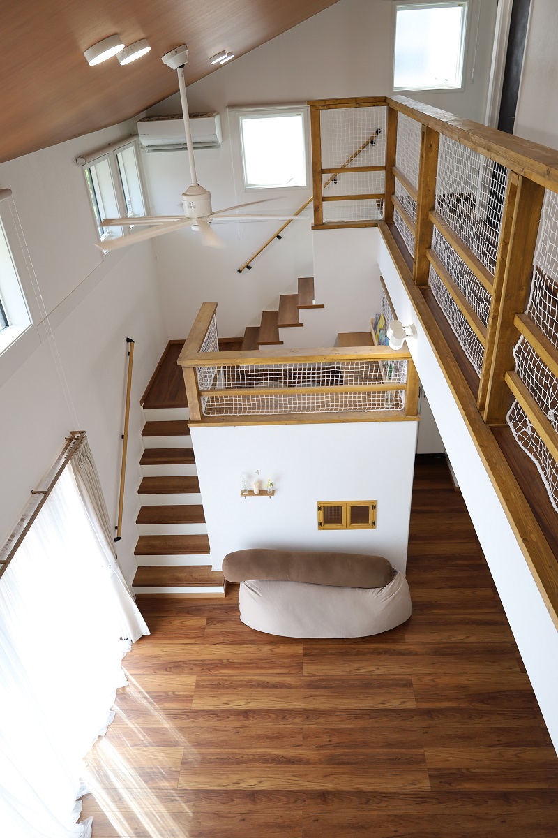 見せない工夫が魅せるシンプルナチュラルな家