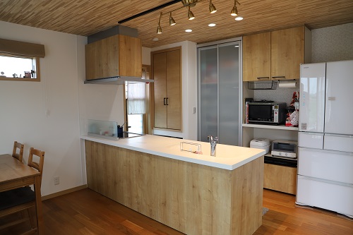 スタイリッシュなキューブ型こだわりのシンプルモダンの家