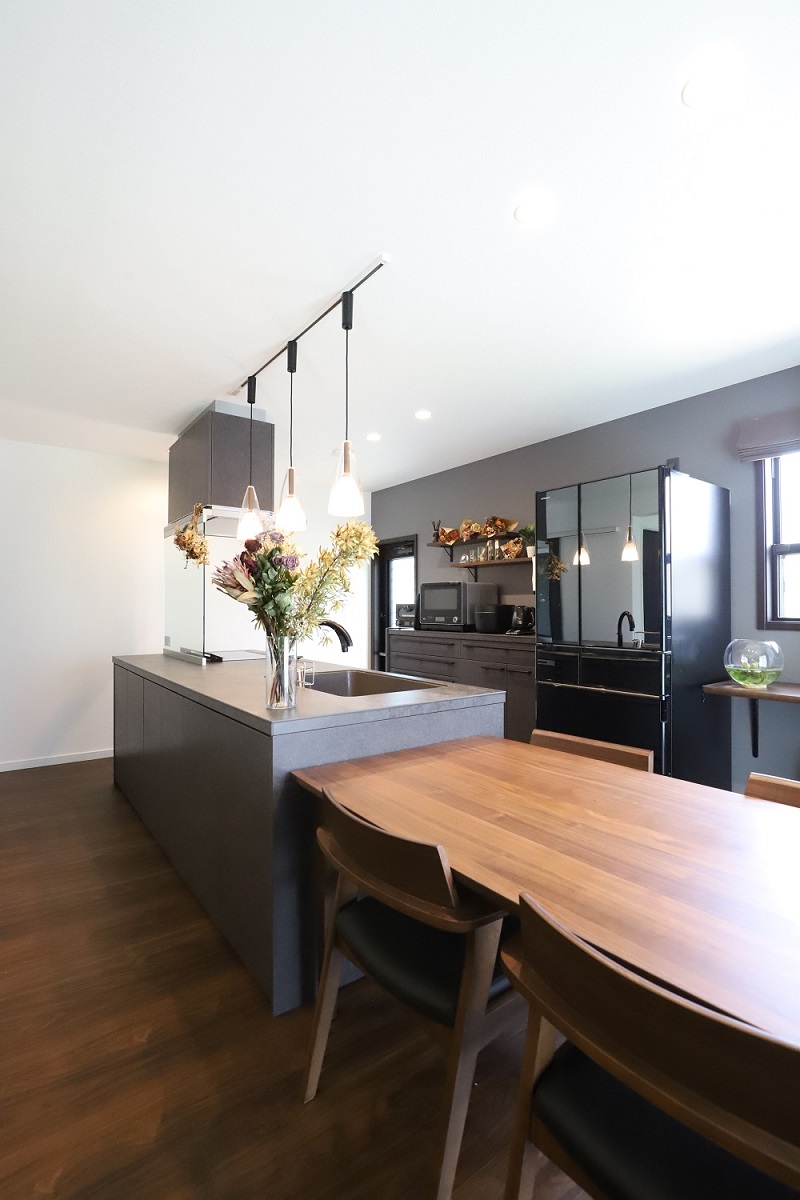 ドッグランを備えたのびのびと快適に過ごせる家