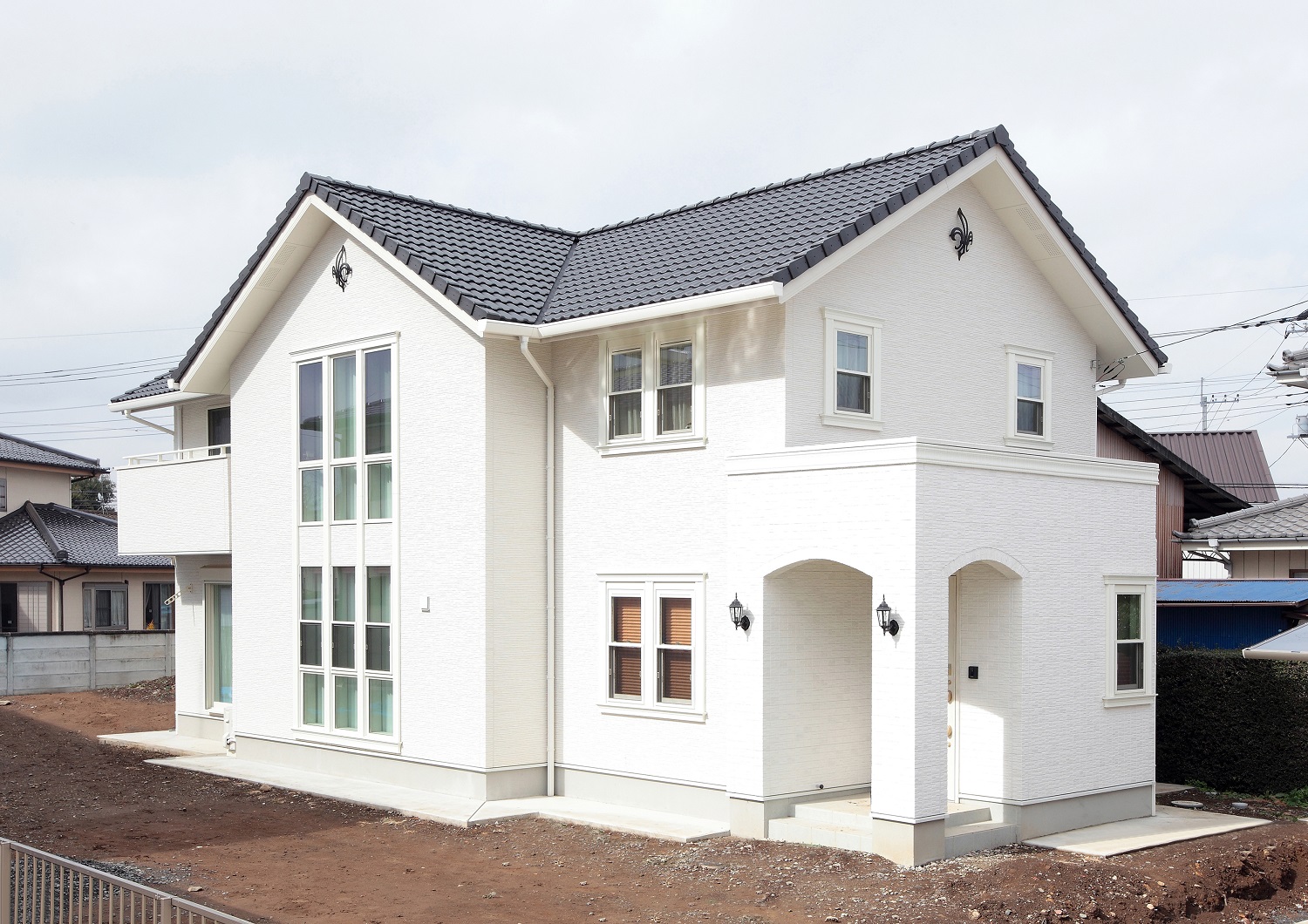 ホテルのような高級感を演出開放的な吹抜けリビングの家