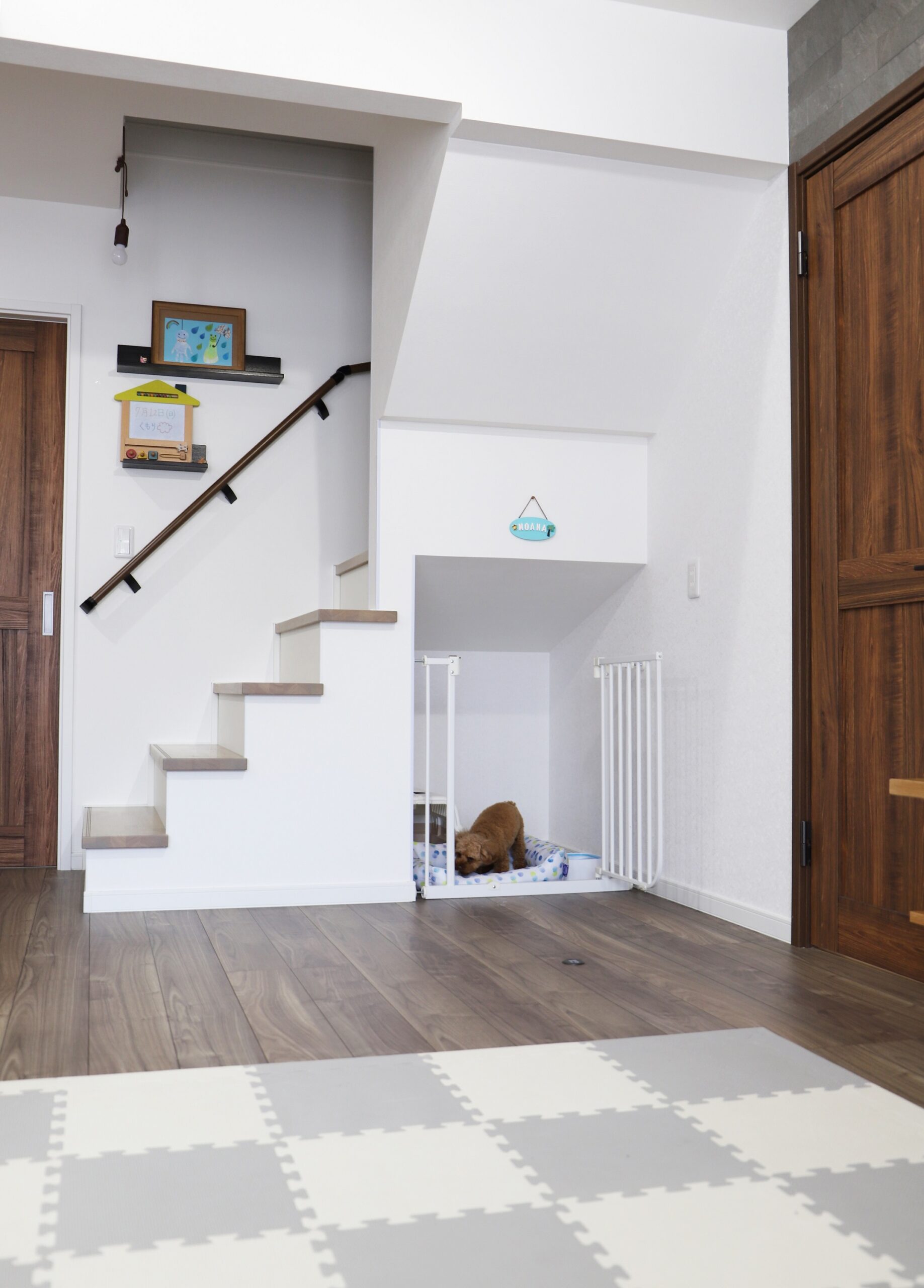 家族と愛犬が楽しく暮らす広々ウッドデッキのある平屋