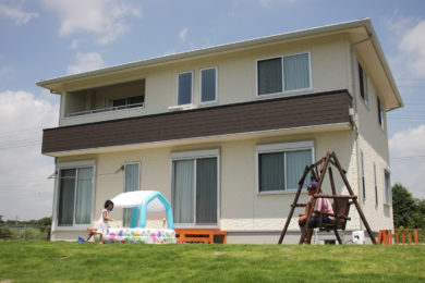 くつろぎと機能性を両立したビルトインガレージハウス