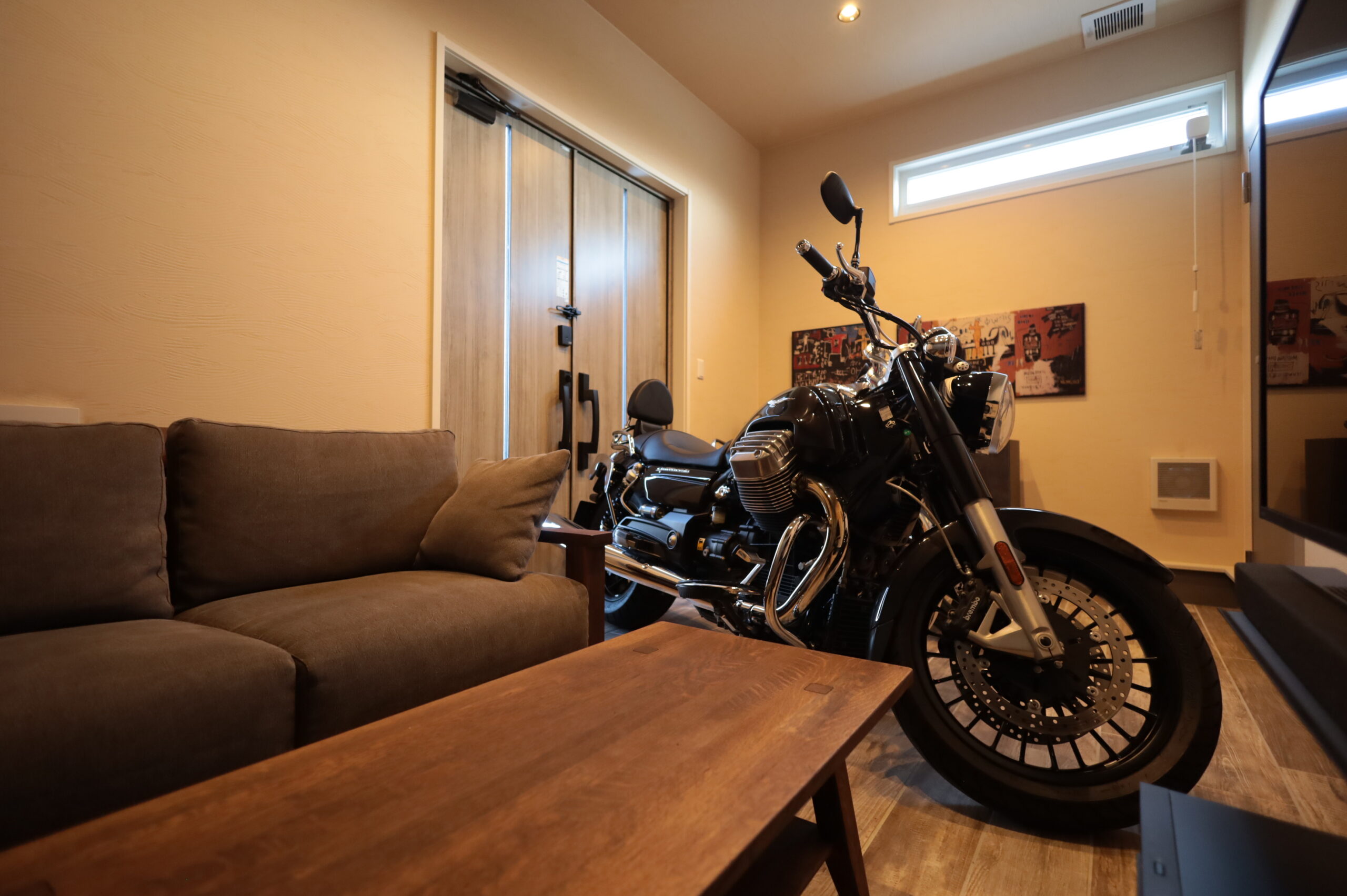 バイク好きの理想を叶えるビルトインガレージ