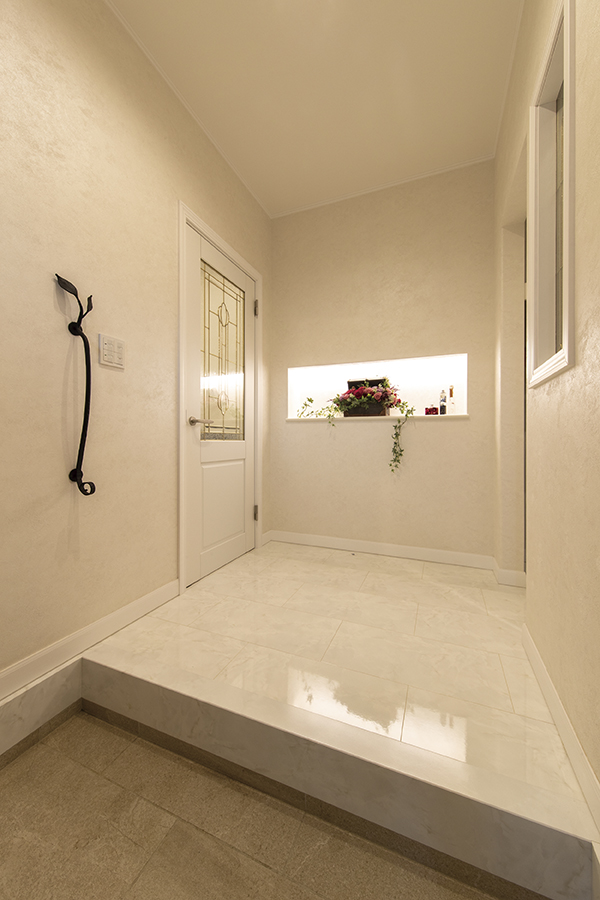 地中海風デザインが目を惹く家族が自然に集まる二世帯住宅