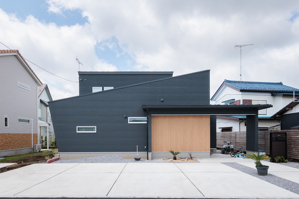 タタミダイニングと<br>ピットリビングのある家