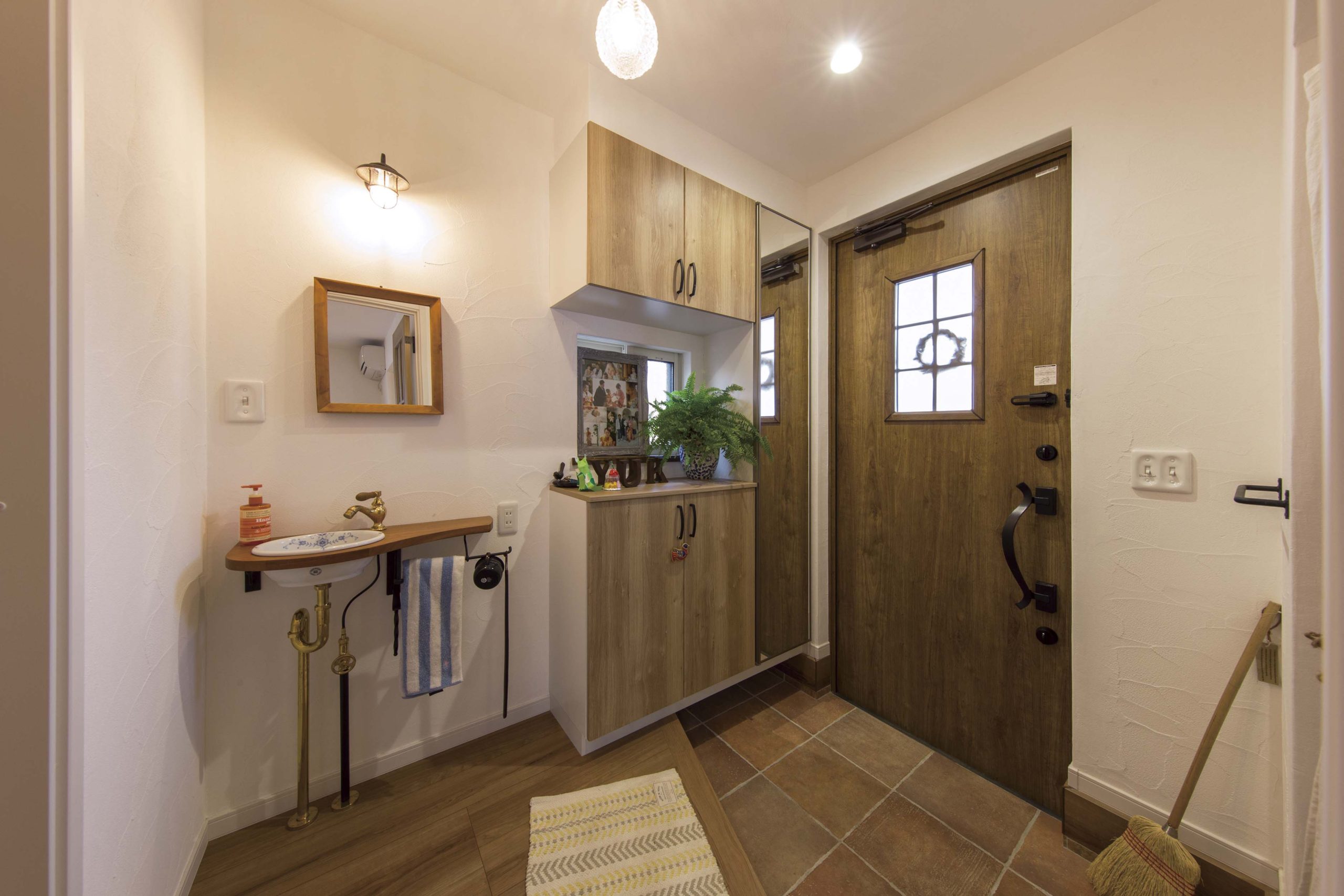 上品な漆喰の塗り壁に癒される皆がホッとできる「集まる家」