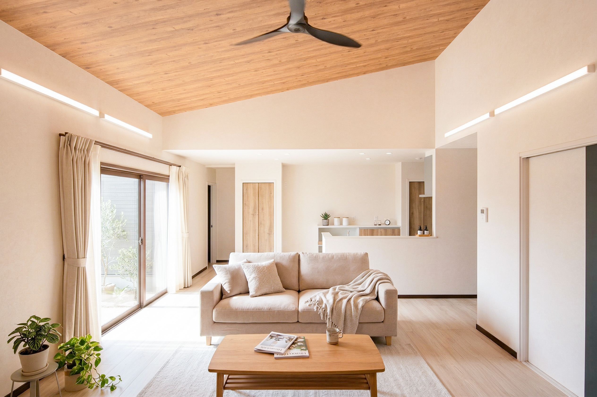 開放感につつまれる、勾配天井のリビング